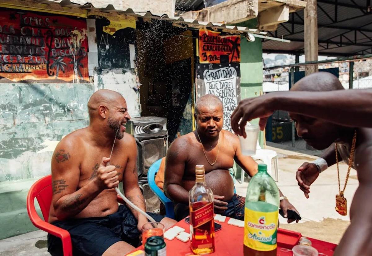 Uno reunió a 80 mujeres durante 48 horas: Adriano y otros futbolistas brasileños que son conocidos por ser fiesteros