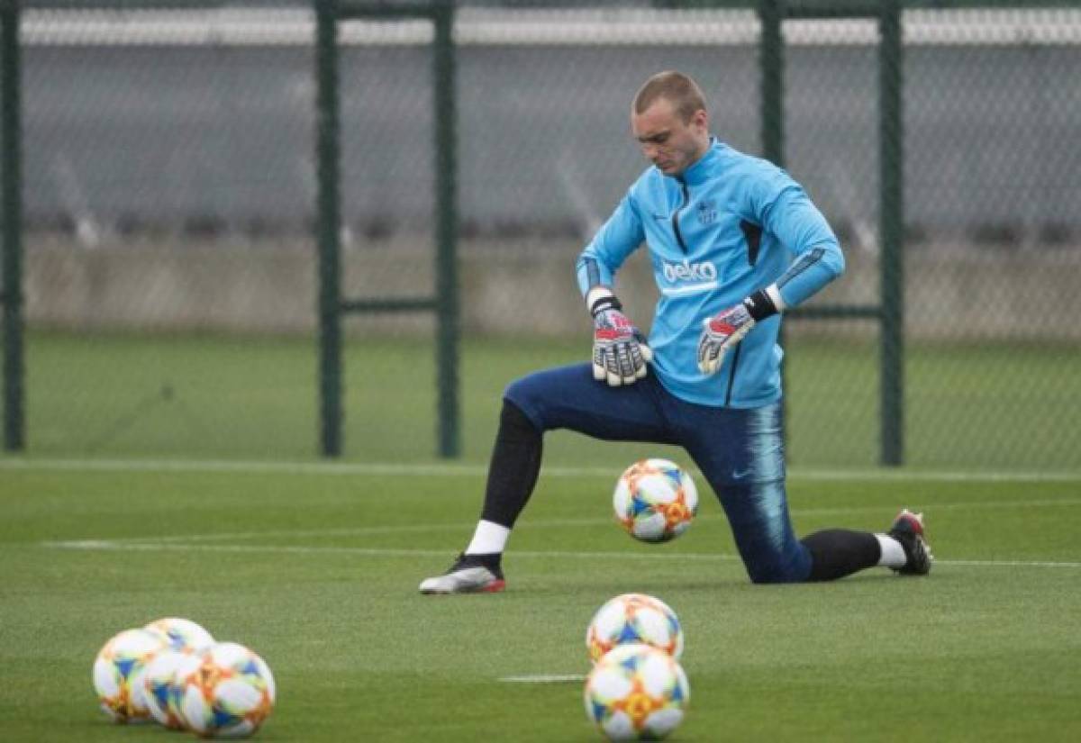 El gesto de Messi, la broma de Piqué y la soledad de Cillessen: Así fue el último entrenamiento del Barcelona