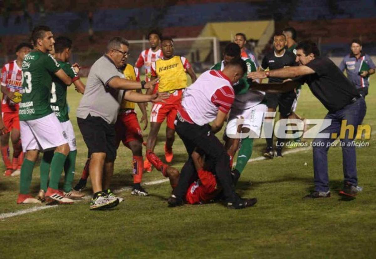 NO SE VIO POR TV: Trompadas, lágrimas y pedradas en la Jornada 17