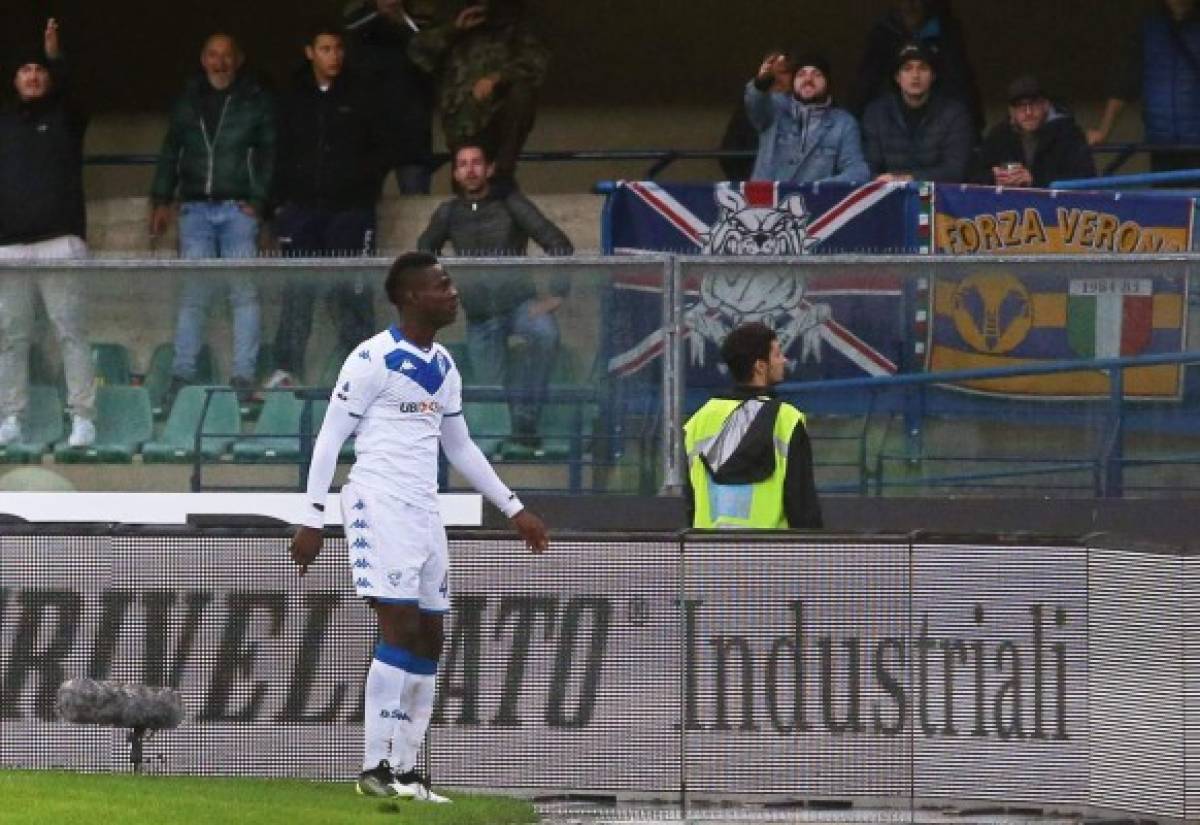 FOTOS: La bronca y el desconsuelo de Balotelli tras ser víctima de racismo en Italia