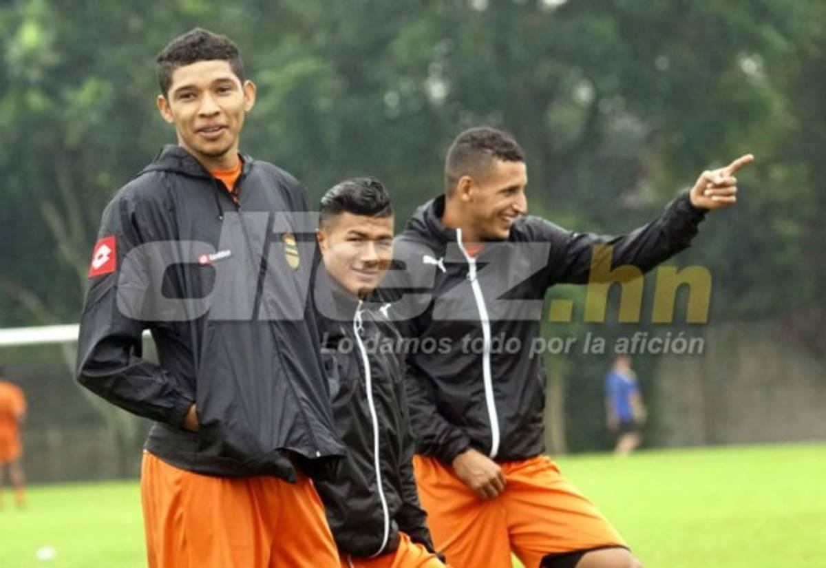 Entre regalos, jugando billar y muchas sonrisa se entrenó el Real España