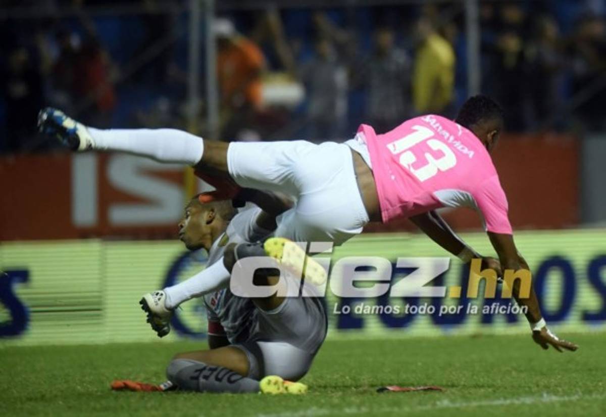 Las imágenes que no viste en televisión del Real España-Olimpia