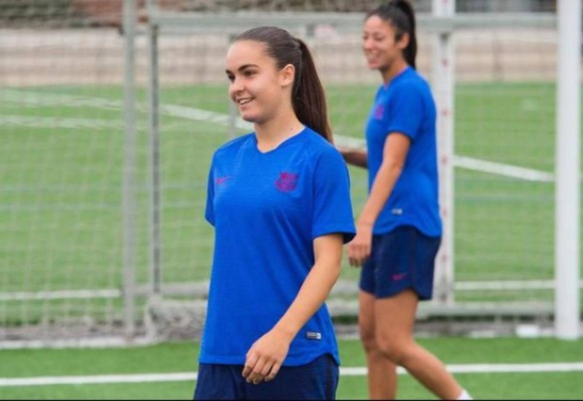 Así es Ari, la bella hermana de un crack del Barcelona que hizo su debut con el 'Barça femenino'