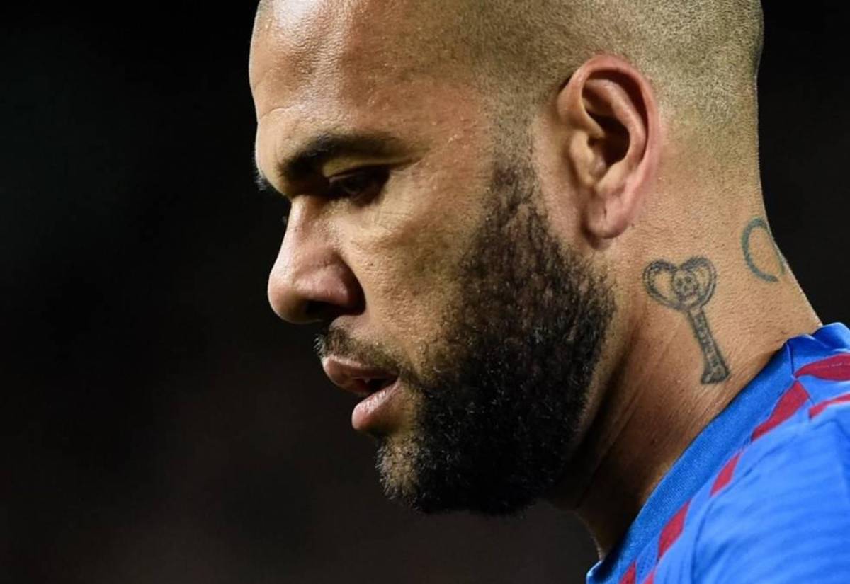 La decisión que Dani Alves tomó con el papá de Neymar luego de quedar en libertad: “Ya lo devolvió”