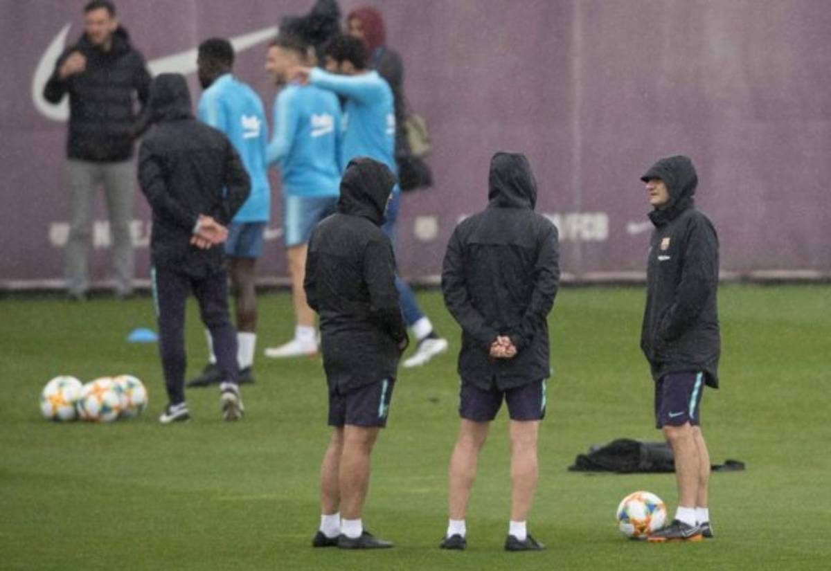 El gesto de Messi, la broma de Piqué y la soledad de Cillessen: Así fue el último entrenamiento del Barcelona
