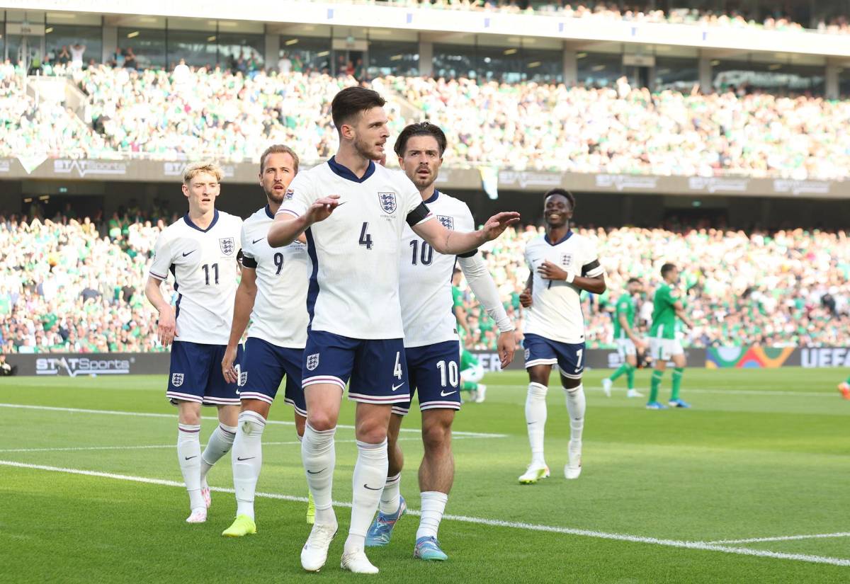 No cantó el himno de la Selección Inglaterra y piden que se vaya del equipo: “Es una traición, no está capacitado”