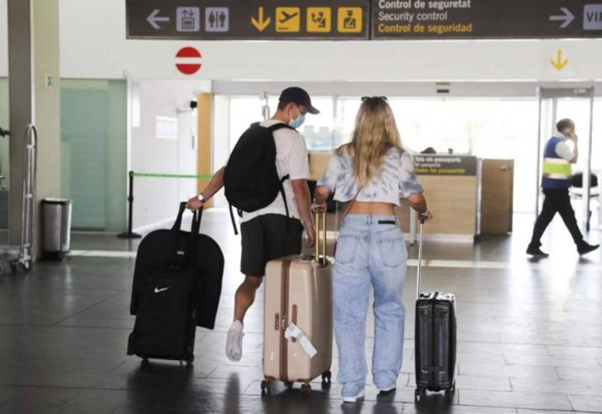 Jugadores del Barcelona se toman unas mini vacaciones previo a la Champions League