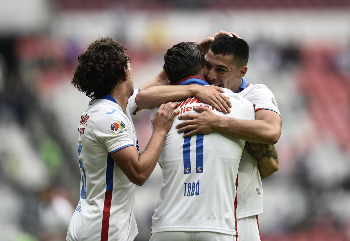 El presidente confirmó su futuro: “Potro” Gutiérrez saca de la crisis al Cruz Azul con su debut triunfante en la Liga MX