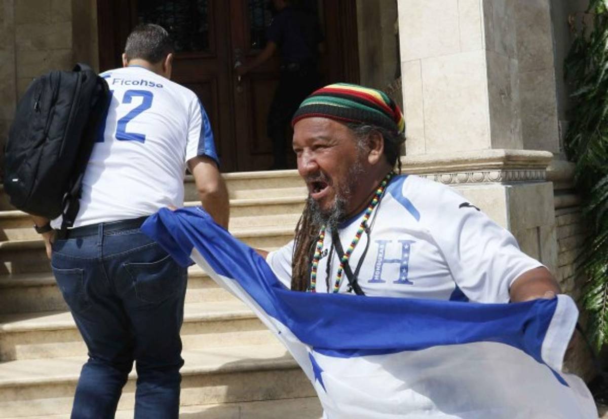 FOTOS: Así está el ambiente para el juego Honduras-Canadá en el estadio Olímpico