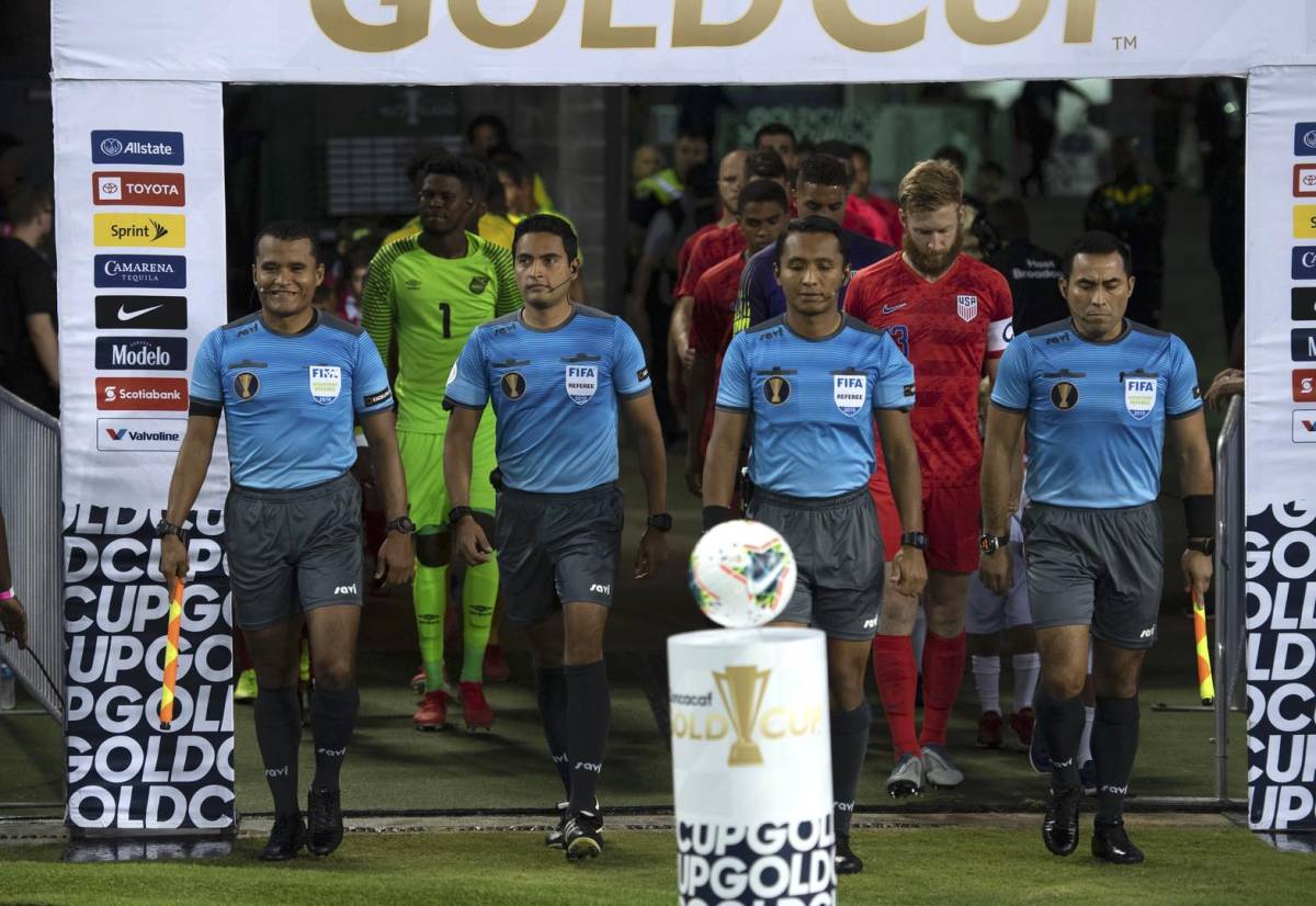 Eliminatorias Qatar 2022: Árbitros hondureños son designados por Concacaf para dirigir el Costa Rica vs Canadá