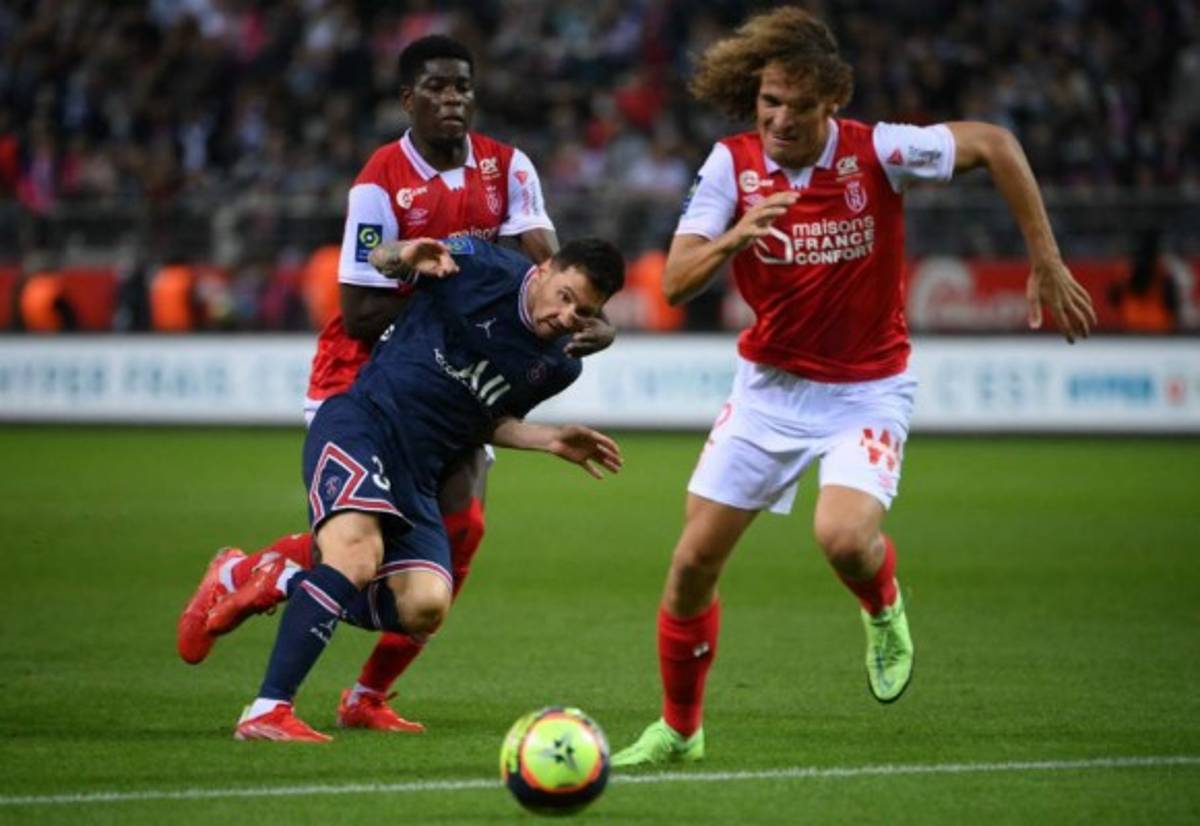 Así fue el debut de Messi con PSG: Rival le pide una foto, invitado de lujo y ¿Mbappé se despidió?