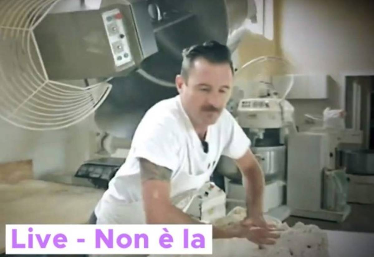 Jugó con Ronaldo en el Inter, derrochó toda su fortuna y ahora se gana la vida como panadero