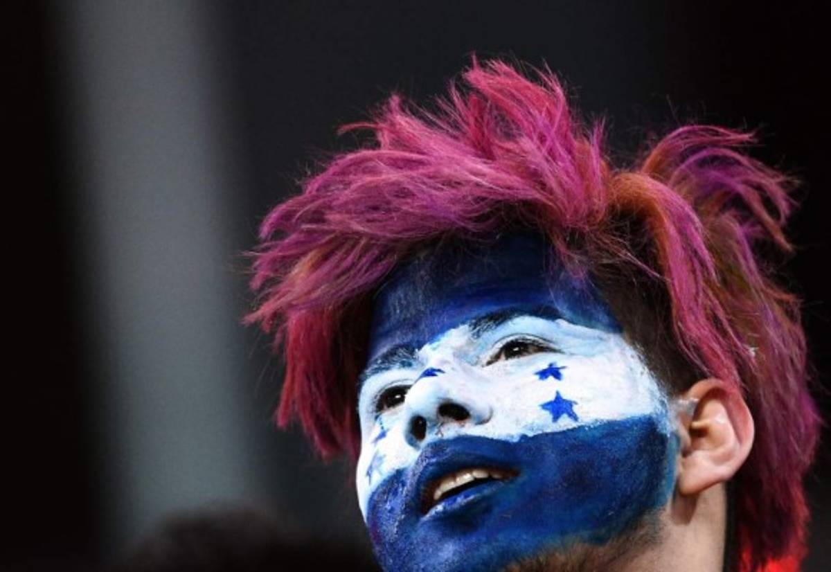 NO SE VIO EN TV: La furia de Alberth Elis contra un árbitro y el 'Bolillo' sorpendió a Coito