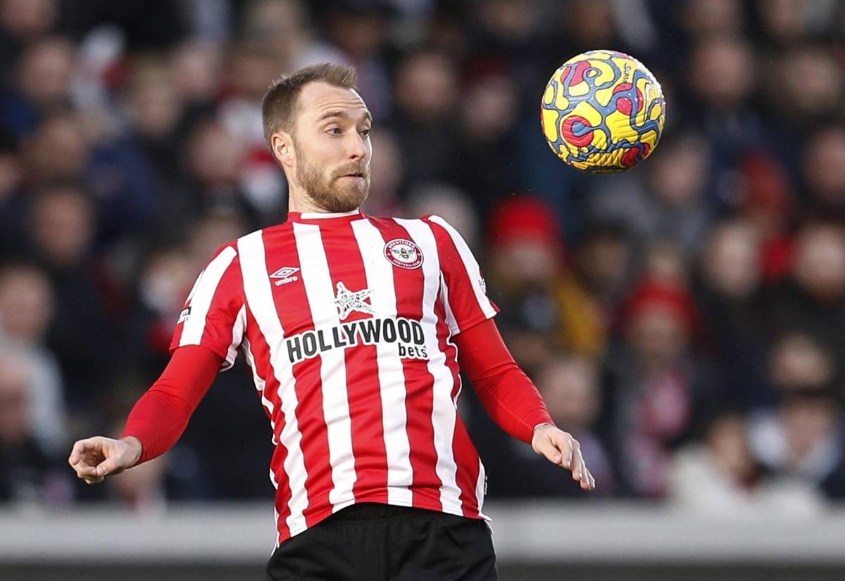 Así fue el mítico regreso de Eriksen luego de estar muerto cinco minutos debido a un paro cardíaco; ovación y el dorsal que eligió