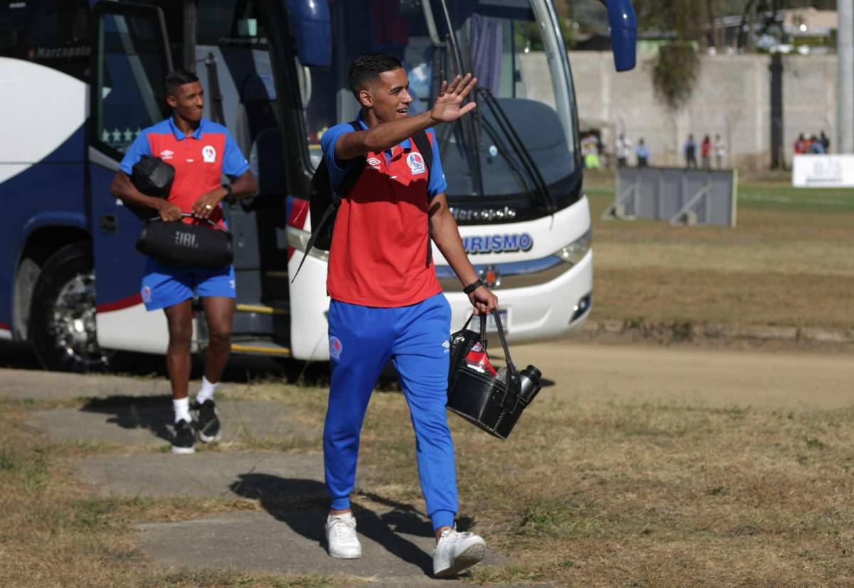 Locura por Olimpia en Danlí: nadie se quiso perder la visita del león y llegaron en familias; así respondieron los jugadores