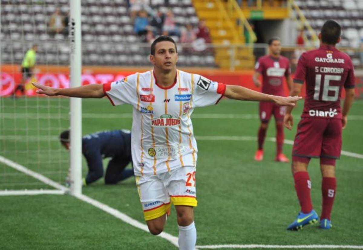 RUMORES Y FICHAJES: El '9' de Bengtson en el Saprissa ya tiene nuevo ﻿dueño