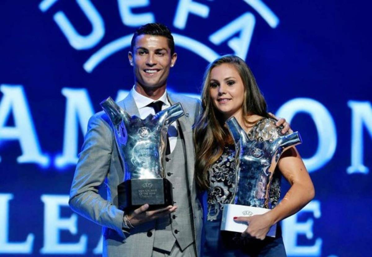 Lieke Martens, la guapa jugadora del Barcelona que fue MVP de la Champions