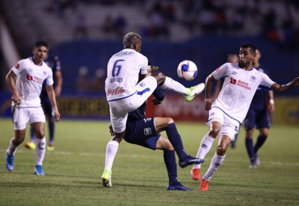 Chicas lindas, la tristeza del Motagua y Jerry Bengtson consolando a Emilio Izaguirre