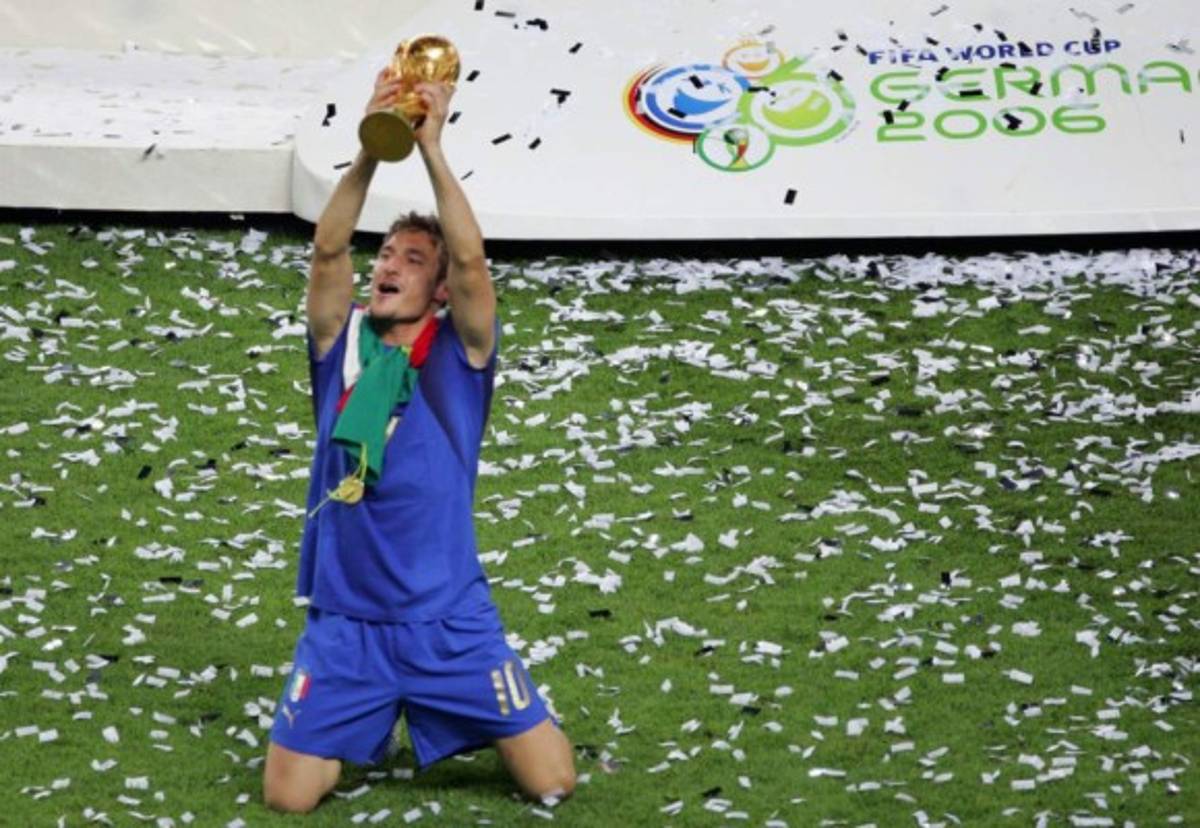 Las 15 inolvidables fotos que marcan la carrera de Francesco Totti