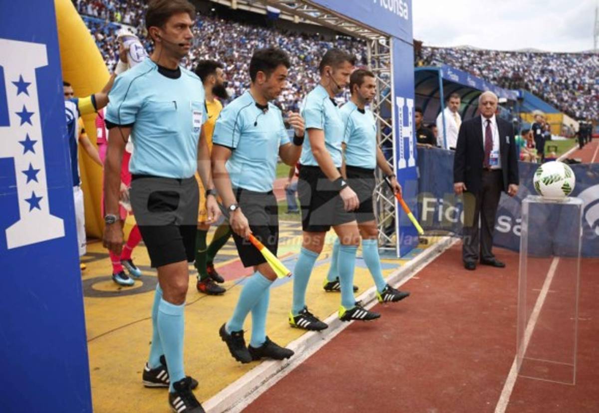 CURIOSAS: El saludo de Pinto y Postecoglou y el detalle de Boniek con los titulares