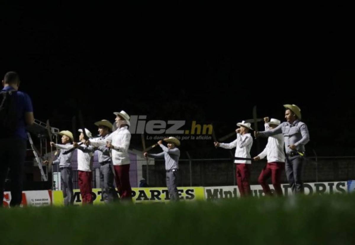 Con danzas, corte de cinta y tremenda fiesta se inauguró alumbrado del estadio de Tocoa