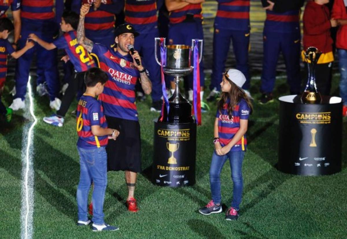 Barcelona celebró su doblete con una gran fiesta en el Camp Nou