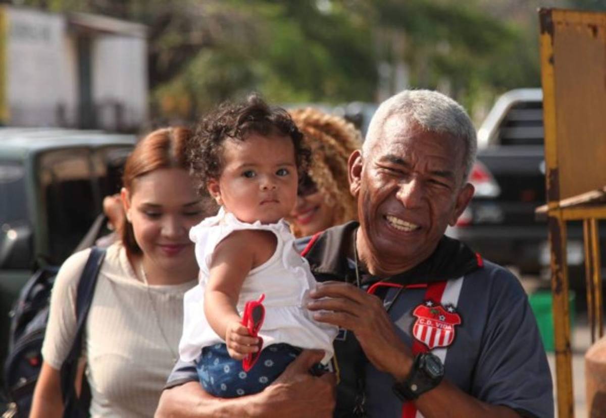 La bella hermana de Elder Torres y la sorpresota que recibió en el entreno del Vida