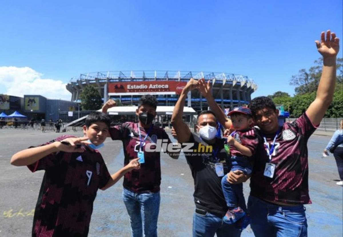 Fotos: Afición catracha llega en gran número al estadio Azteca para apoyar a Honduras ante México