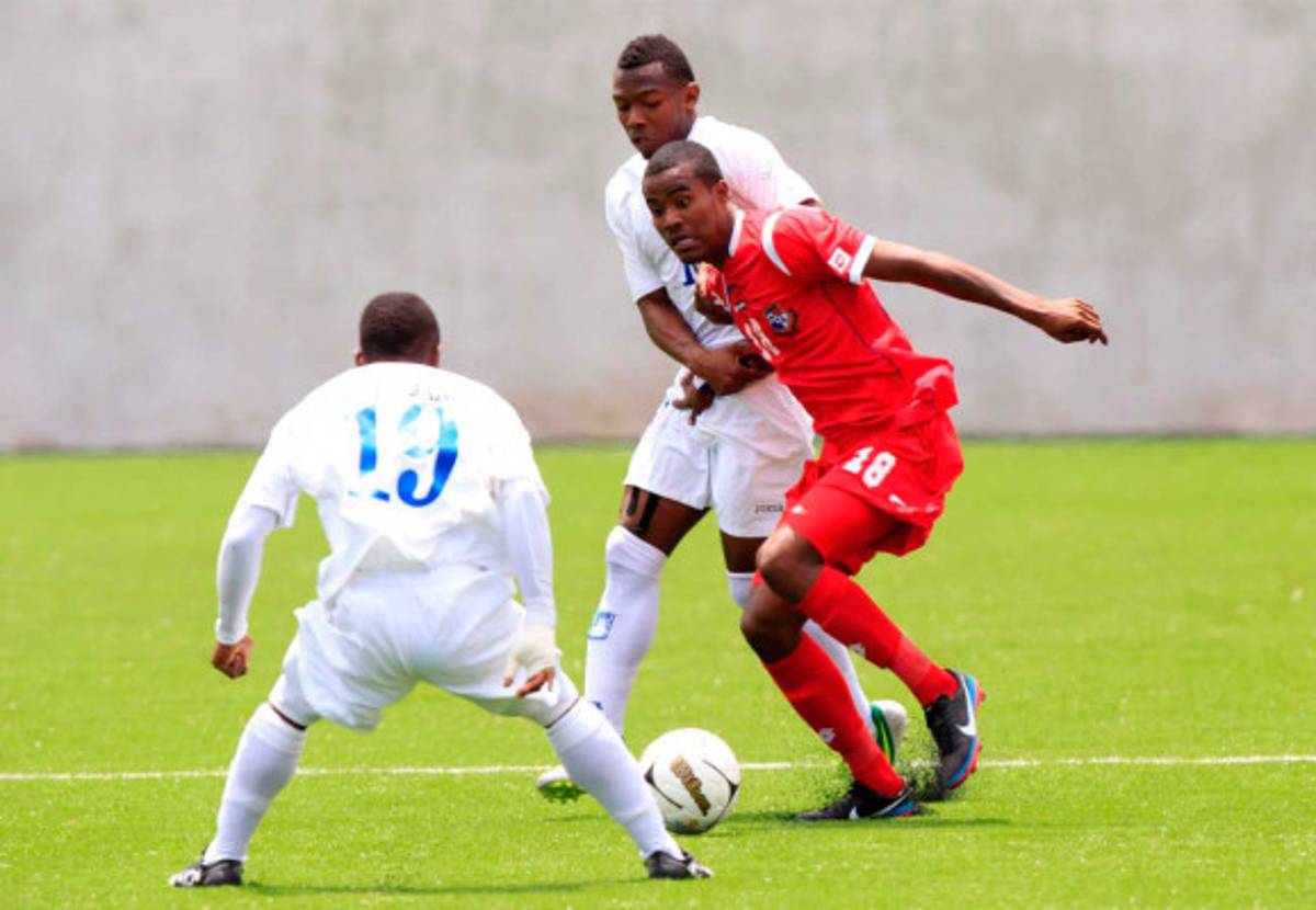 Honduras comienza con empate ante Panamá fútbol de los Juegos Centroamericanos .