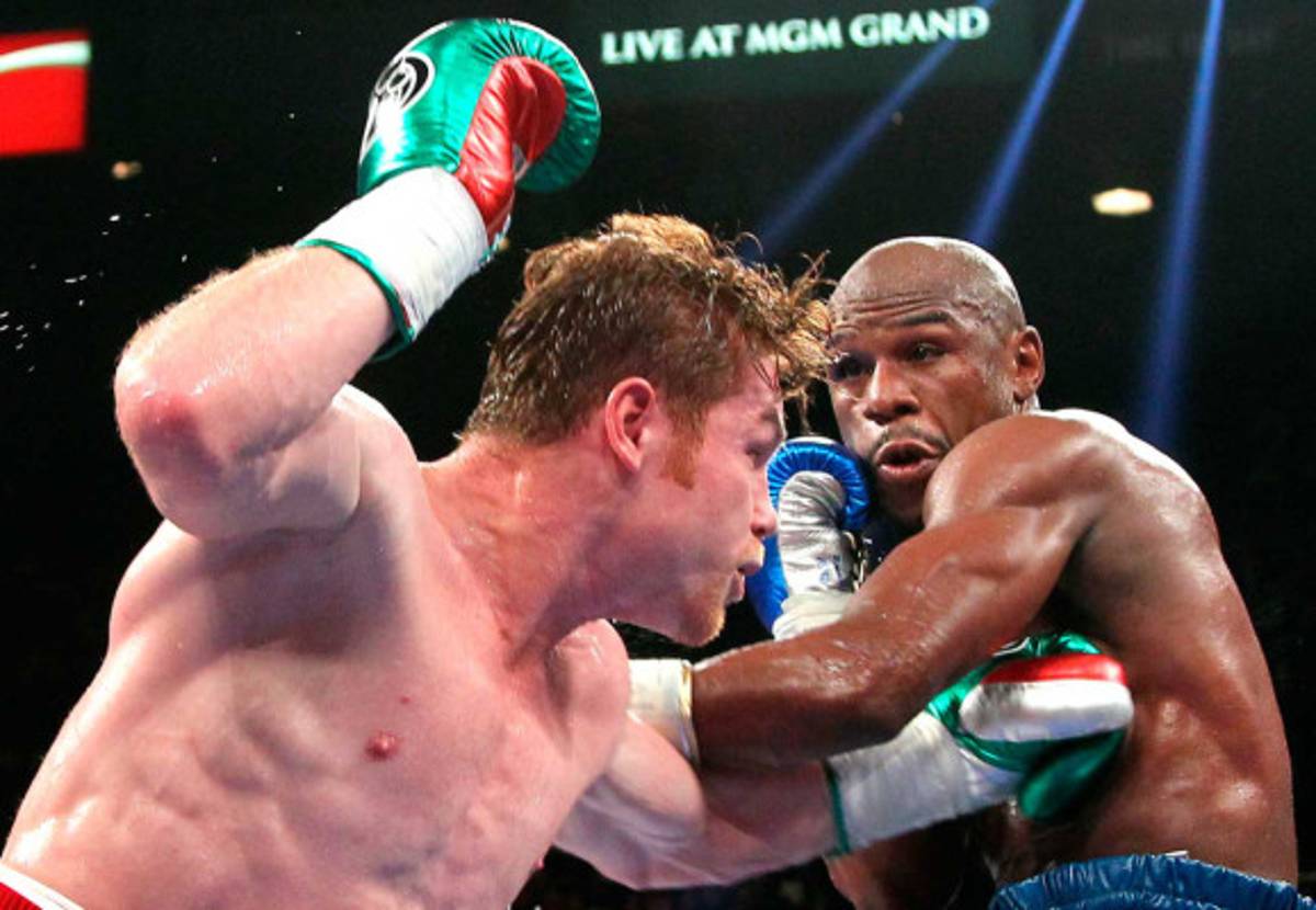 Floyd Mayweather gana con contudencia a Saul 'Canelo' Álvarez