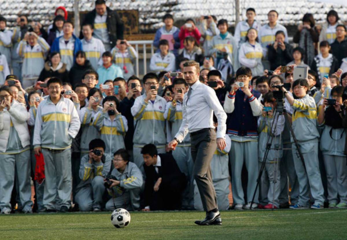 David Beckham tuvo una cómica caída durante su estancia en China |
