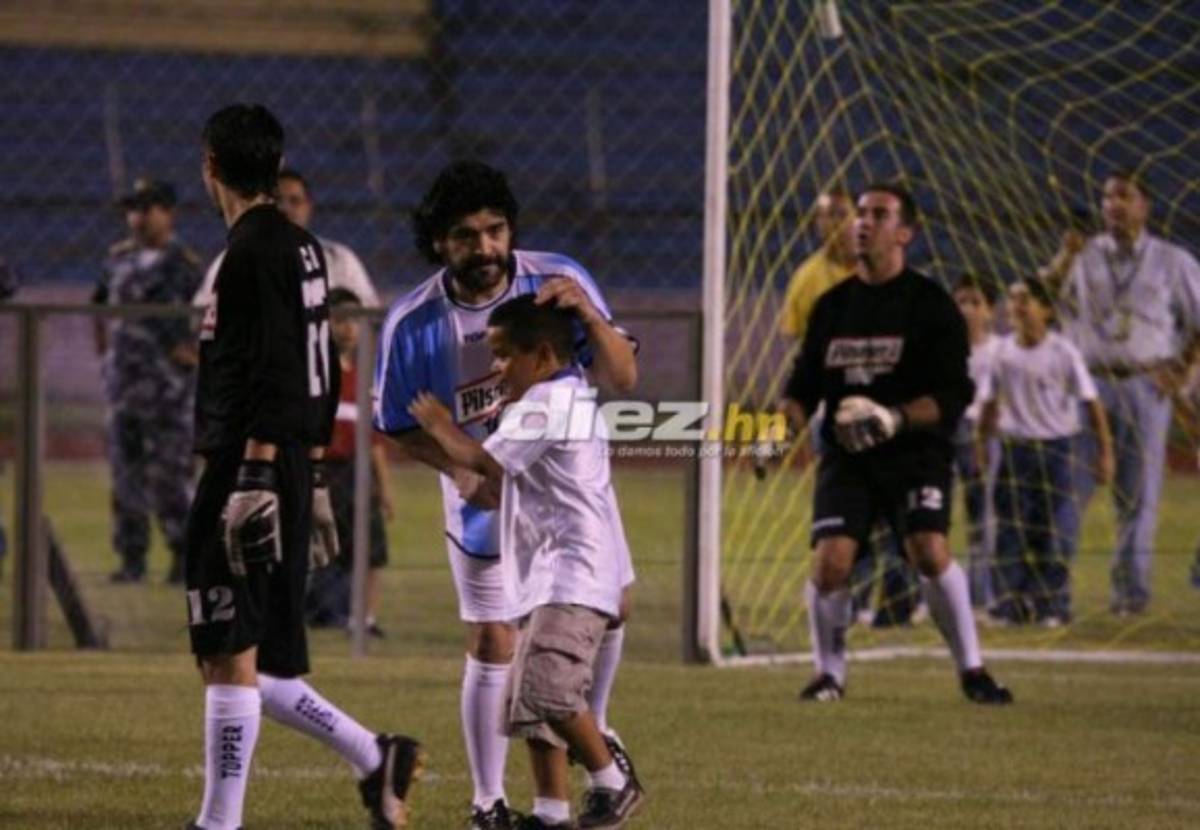 La visita inolvidable de Diego Maradona en Honduras 14 años antes de su muerte