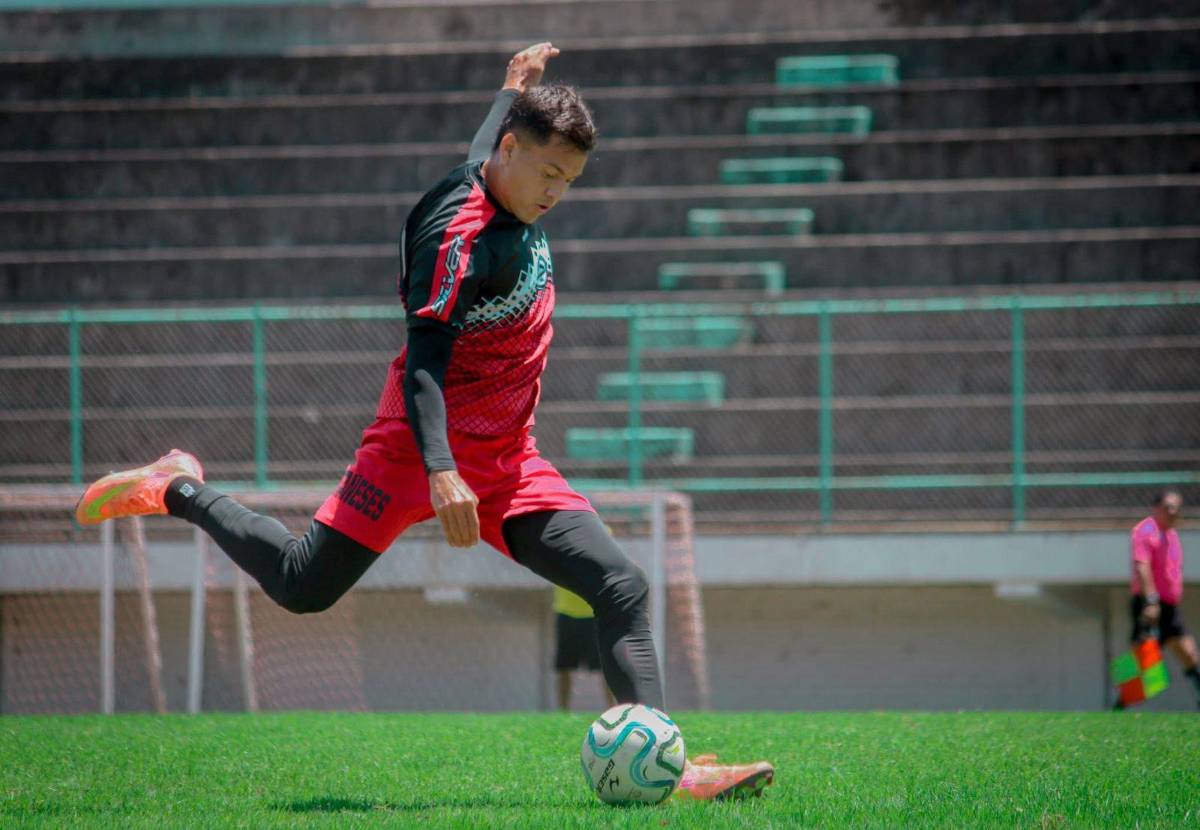 FICHAJES: Olimpia se fija en otro uruguayo, bombazo de Jorge Álvarez, la Tota Medina vuelve a Honduras y legionario se une a nuevo club