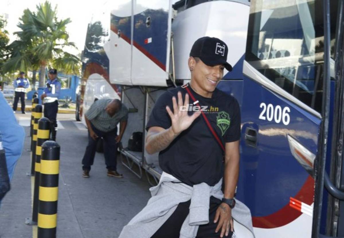 ¡Dos con mascarilla! Las imágenes de la llegada de Seattle Sounders a Honduras