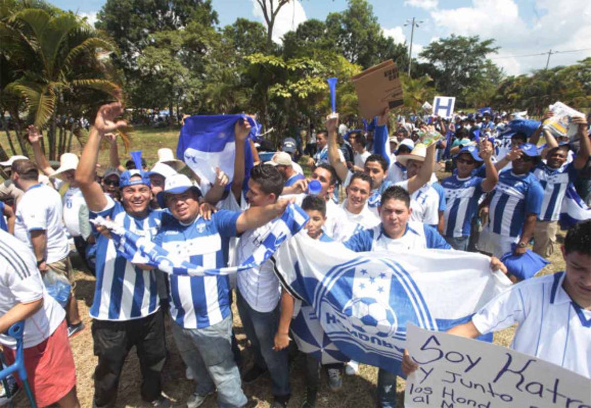 Ambientazo previo al juego entre Honduras vrs Costa Rica