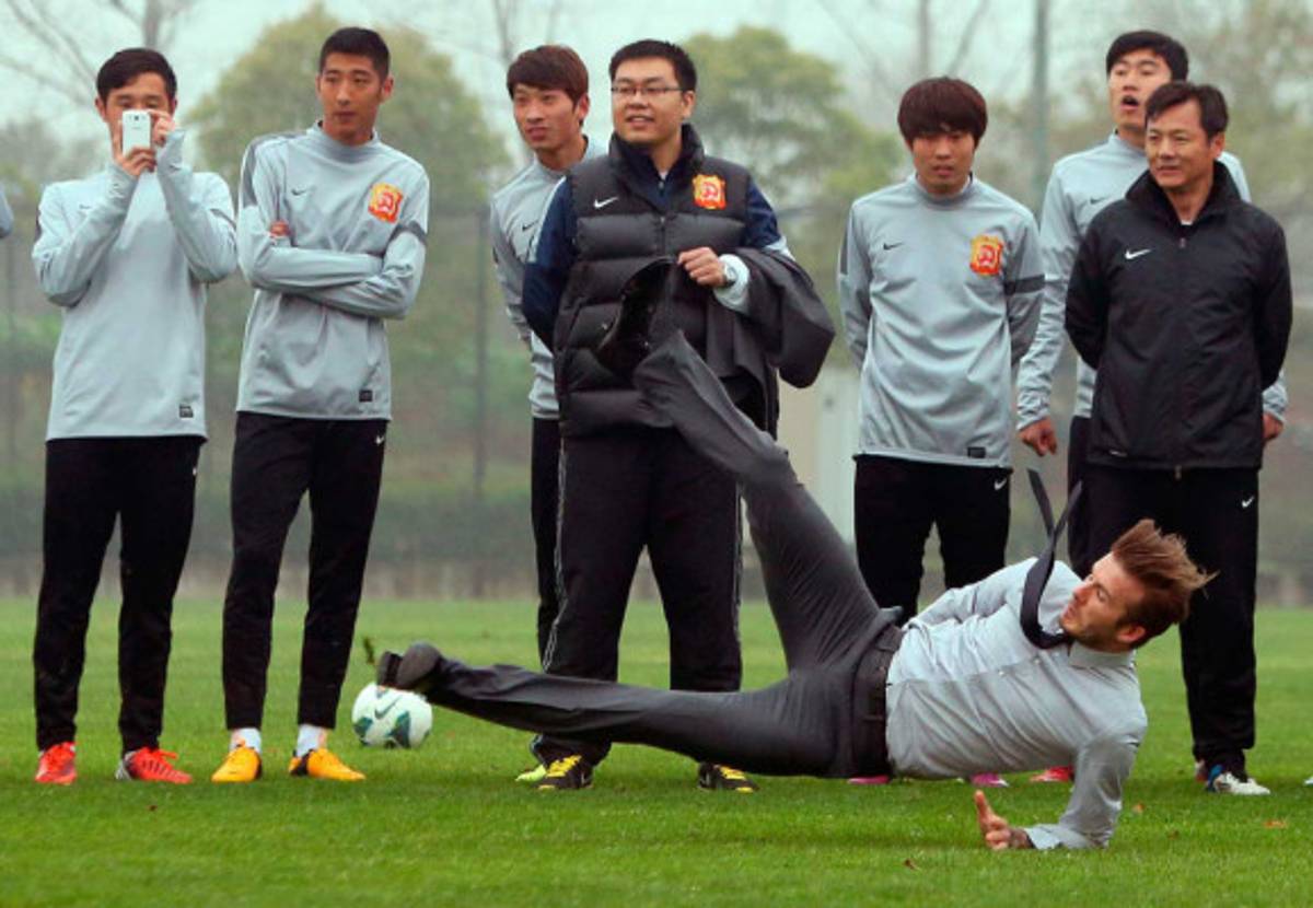 David Beckham tuvo una cómica caída durante su estancia en China |