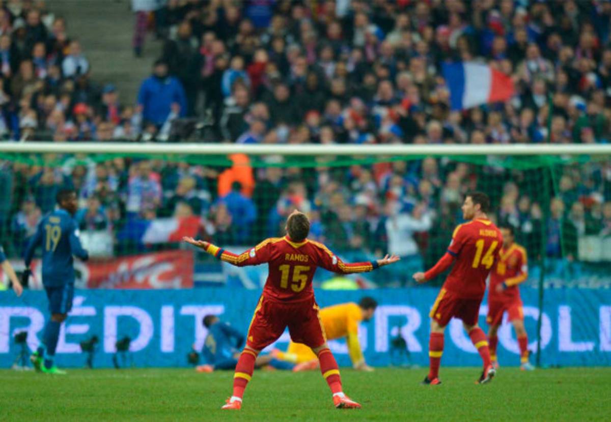 España se baja a Francia y es líder.