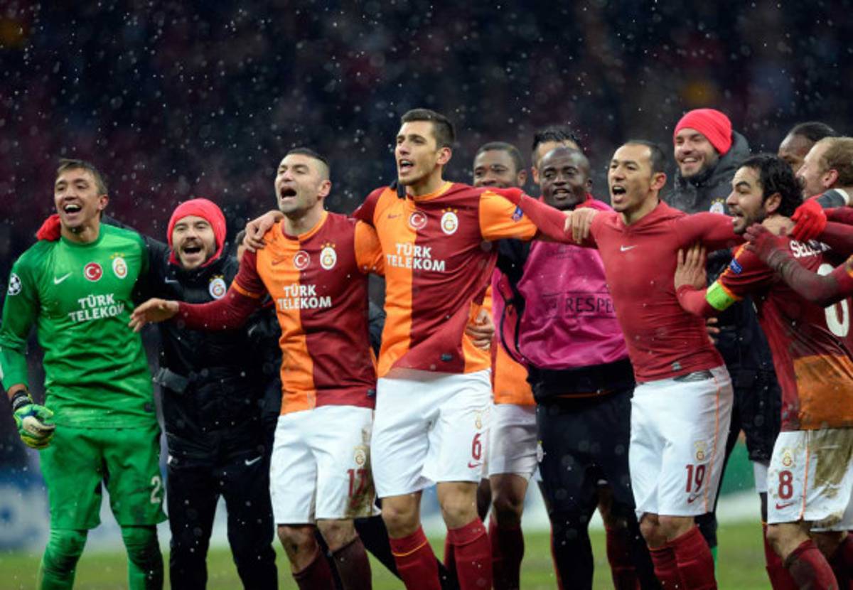 Galatasaray venció a Juventus y clasificó a octavos de la Champions.