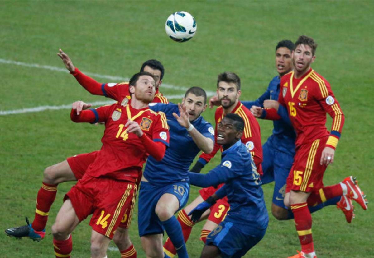 España se baja a Francia y es líder.