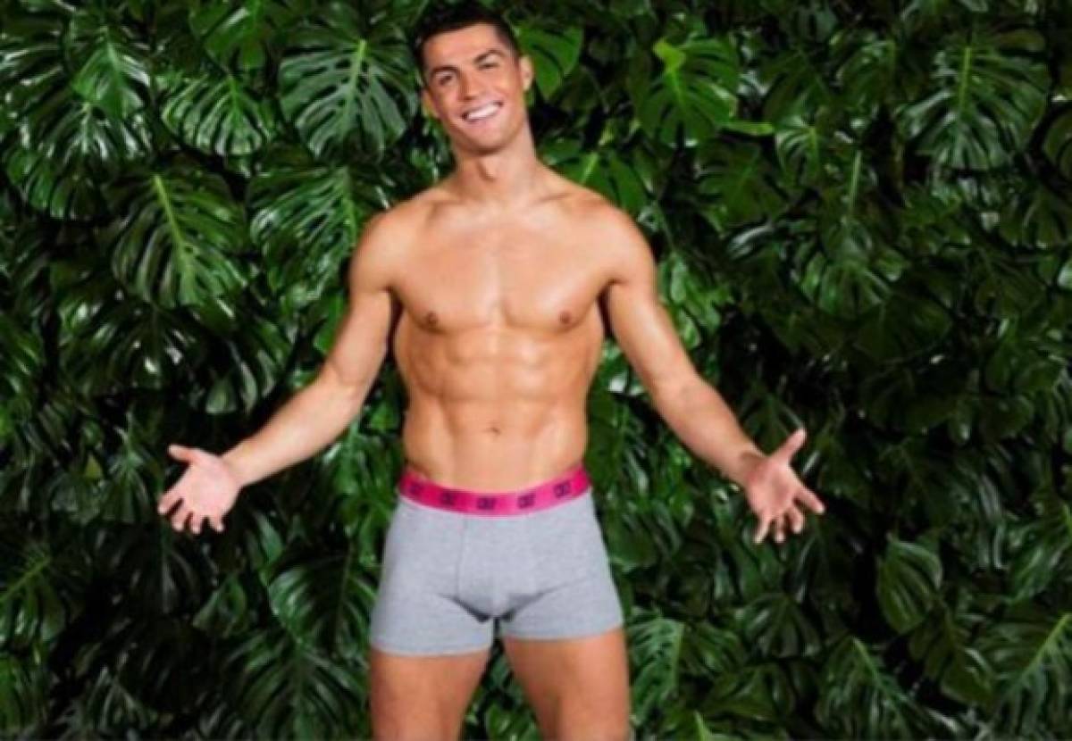 ¡Al estilo CR7! Alberth Elis presume en redes sociales su físico ganado en la cuarentena