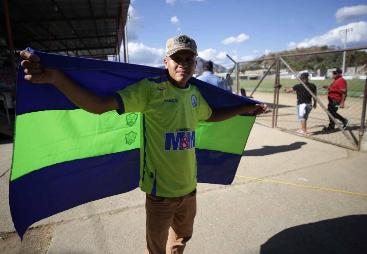 Locura por Olimpia en Danlí: nadie se quiso perder la visita del león y llegaron en familias; así respondieron los jugadores