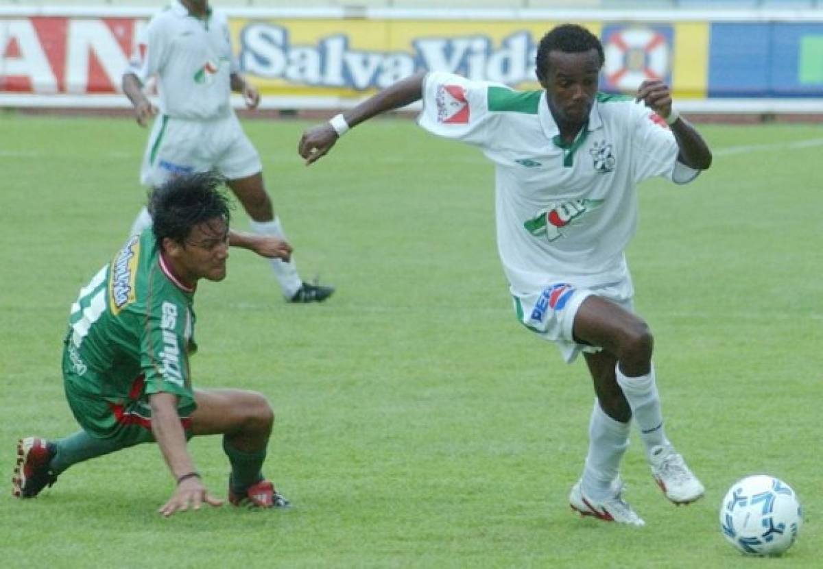 Un bimundialista mexicano en lista: Chelato Uclés y los grandes futbolistas a los que hizo debutar