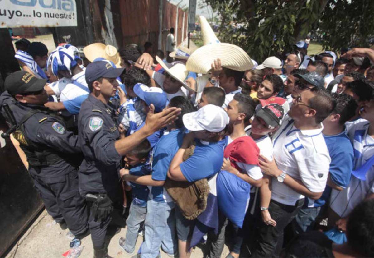 Ambientazo previo al juego entre Honduras vrs Costa Rica