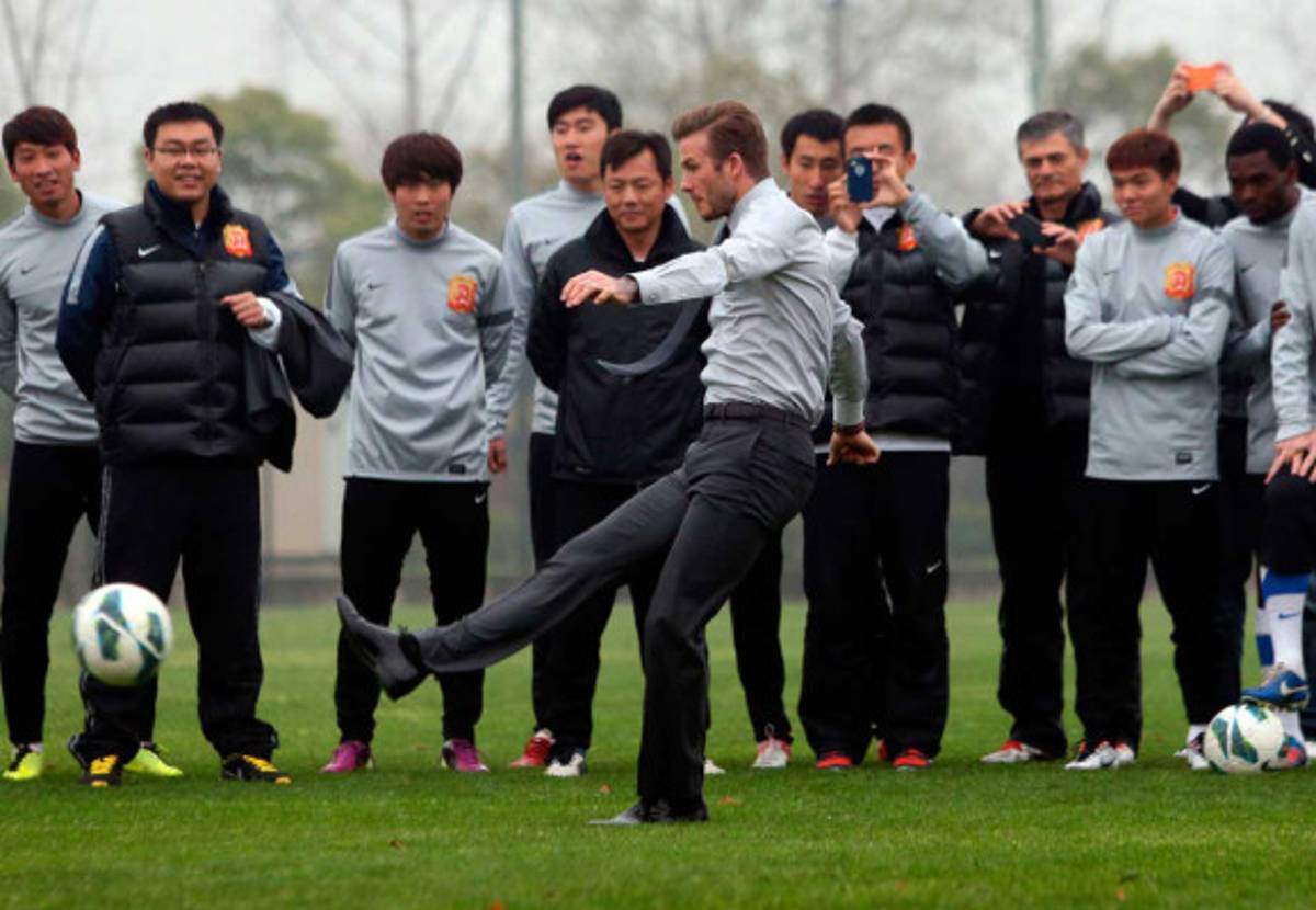 David Beckham tuvo una cómica caída durante su estancia en China |