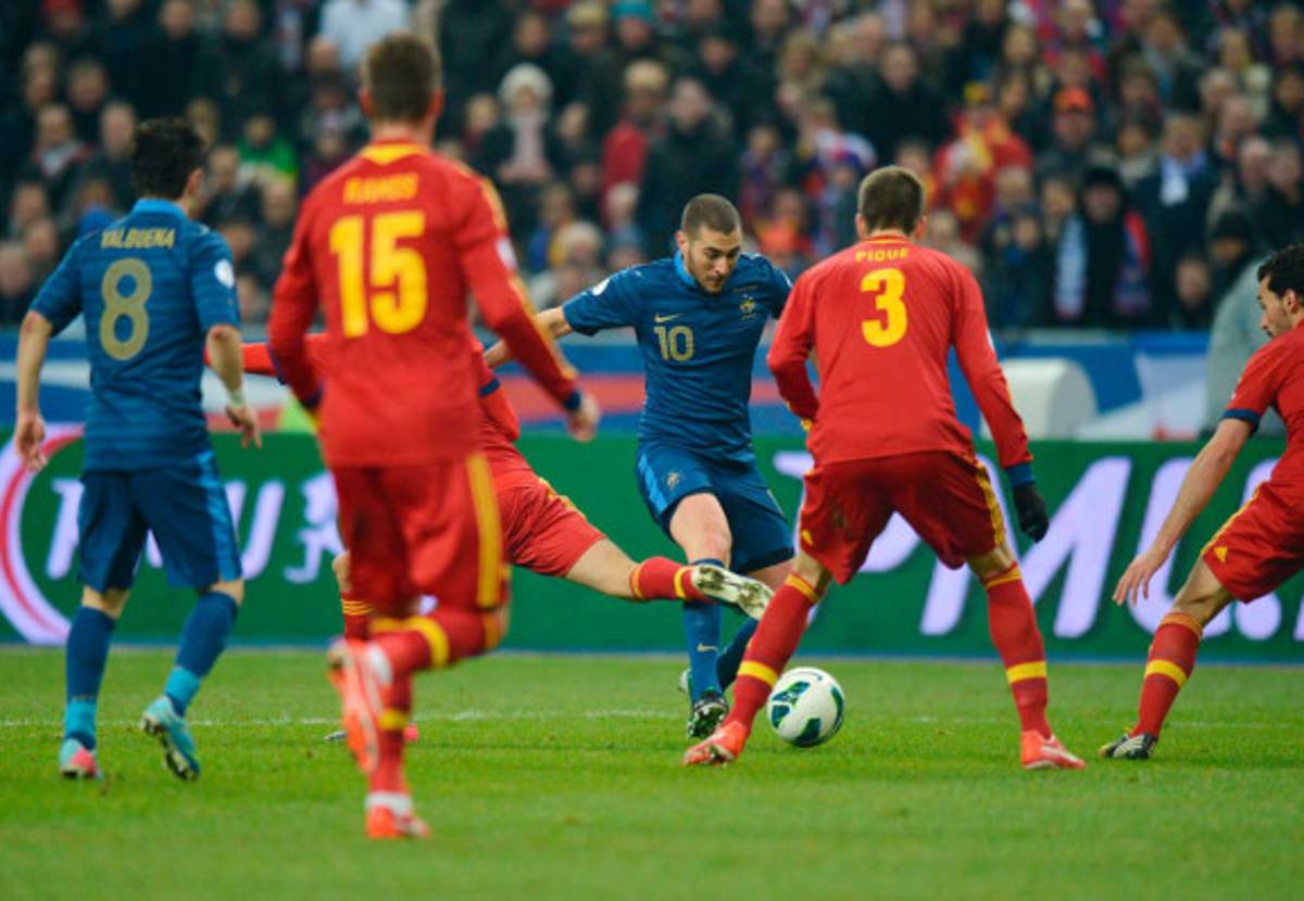 España se baja a Francia y es líder.