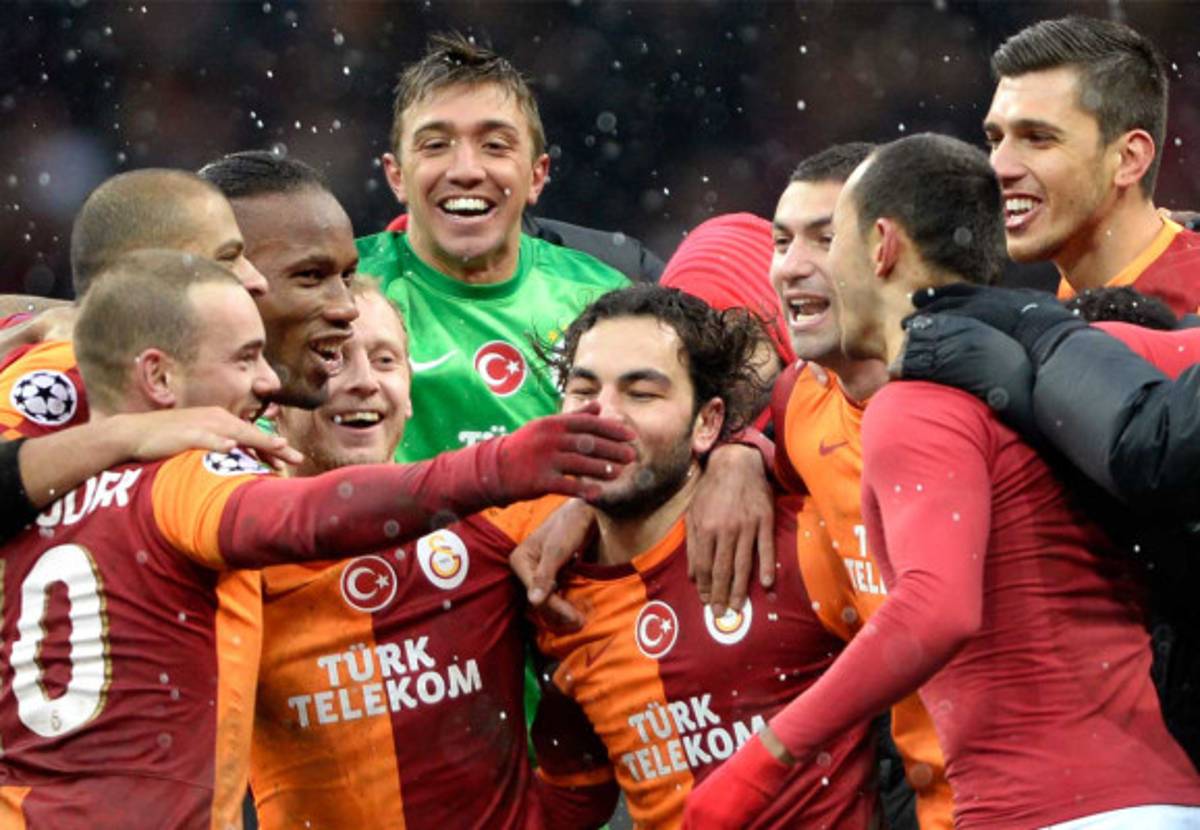 Galatasaray venció a Juventus y clasificó a octavos de la Champions.