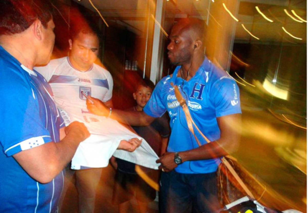 Fotos de aficionados con David Suazo.