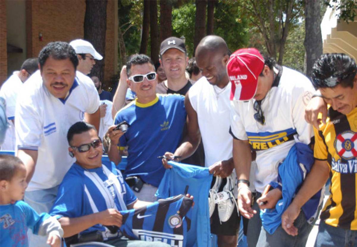 Fotos de aficionados con David Suazo.