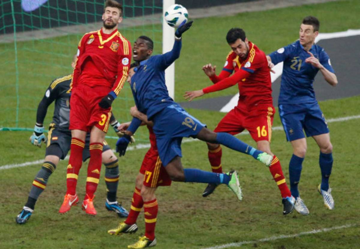 España se baja a Francia y es líder.