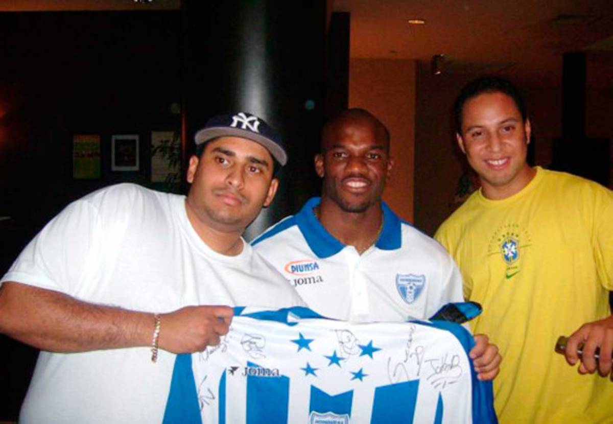 Fotos de aficionados con David Suazo.